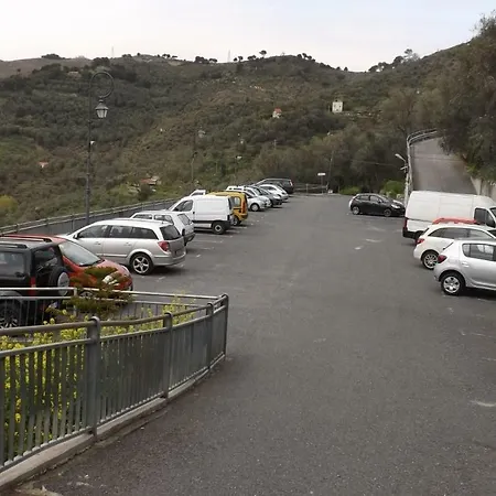 別荘 Ca Dei Nonni Civezza