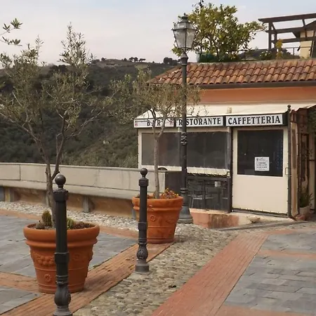 Ca Dei Nonni Holiday home *